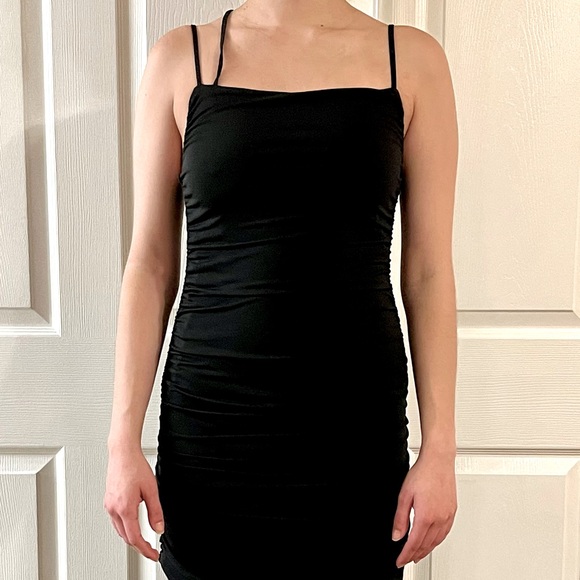 NWT Abercrombie Women’s ruched black evening gown -size M - Picture 2 of 5
